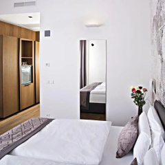 Golden Crown Hotel - Bild 7