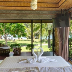 Long Beach Chalet Hotel - Bild 3
