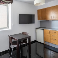 Hesperia Fira Aparthotel - Bild 10