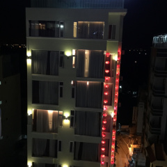 Art Deluxe Hotel