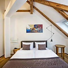 Golden Crown Hotel - Bild 9