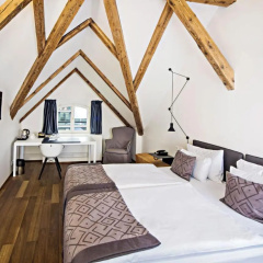 Golden Crown Hotel - Bild 12