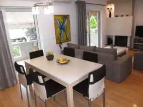 Vanessa House