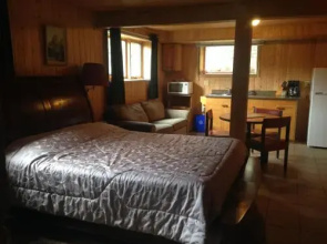 Astoria Chalet - Jasper Alberta