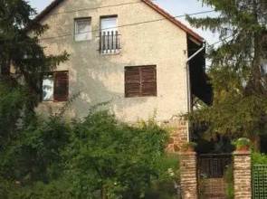 Flora Apartman