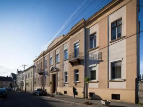 Studio 16