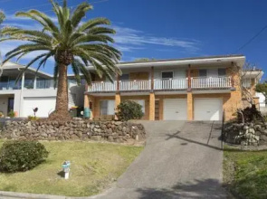 Aqua Palm with Sweeping One Mile Views