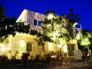 Antonios Hotel Apartments