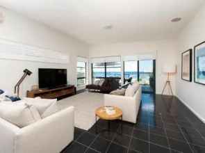 Mollymook Beachfront Penthouse 9