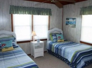 Wayne's World - 3 Br Home