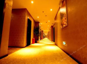 Super 8 Boutique Hotel (Langzhong Bus Terminal Branch)