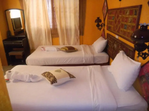 OYO 1103 Pirates House Hotel
