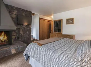 Wildflower 46 - 2 Br condo by RedAwning