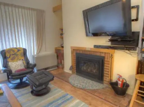 Sugarbush Mountainside Loft Condo by RedAwning
