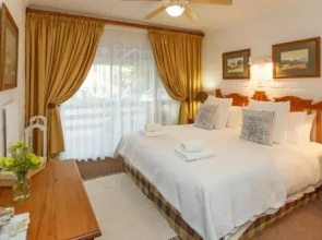 Raw Karoo Guest House