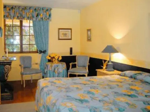 Guinea Lodge