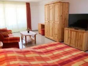Magyar Apartmanhz IV