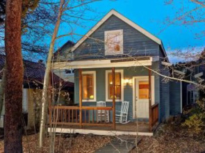 French Street Cottage Main Street By Pinnacle Lodging