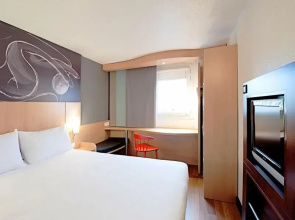 Ibis Jinzhou Yunfei Street