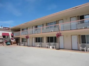 Bella Villa Motel & Resort