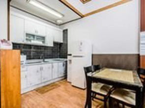 Yeosu White Village Pension