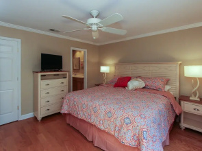 5 Hollyberry Lane