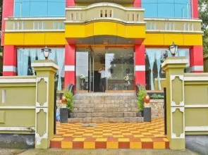 Munnar Crown Hotel
