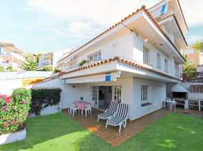 Villa Vallpineda Avenida Miquel Utrillo
