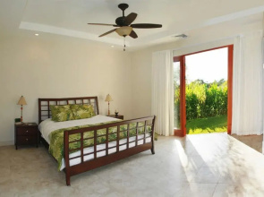 Casa Oasis Close to Beach Golf, Surf and More by RedAwning