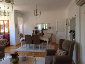 Side Villa Stonehouse