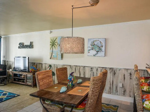 2082 Shoreline Condo