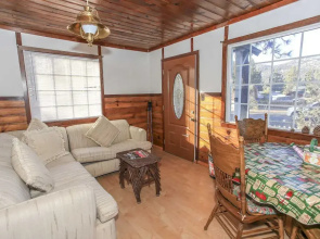 Yona Cabin