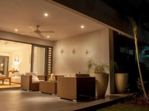 Leora Beach Luxury Suite by Dream Escapes