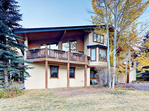 1874A Glacier Court Chalet