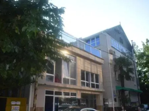 Hotel Davzar
