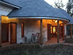 Kitu Kidogo Cottages