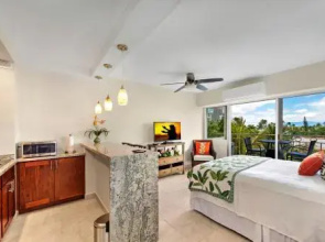 Waikiki Shore 515 Beachfront & Upgrade