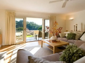 Lakeside Suites 3