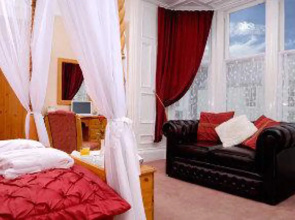 Douglas Arms Hotel