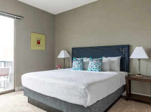 Stay Alfred at Dwell ATL