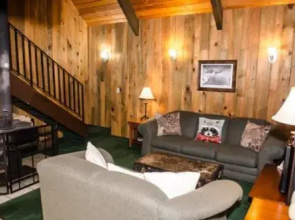 98sl - Hot Tub - Bbq - Pets Ok - Wifi - Sleeps 6 2 Bedroom Home by RedAwning