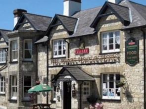 The Three Horseshoes
