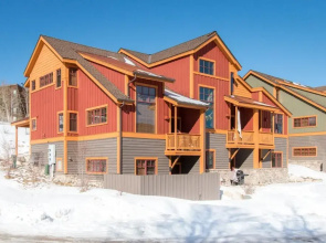 Buffalo Lodge by Ski Colorado