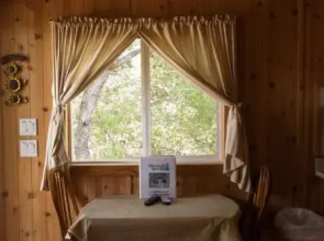 Medina Lake Camping Resort Cabin 7