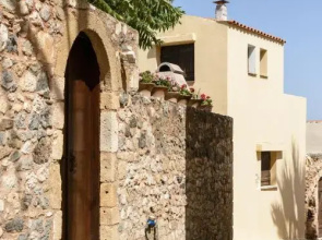 Ariadni Stone House with private pool