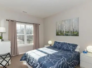 ☆Modern Comfort 2br Apt + Fully Equipped/Furnished, 5min Downtown☆