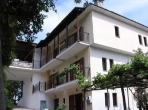 Paradeisos Rooms