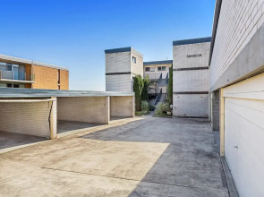 Ronald Avenue, Sundeck,  Unit 08, 51