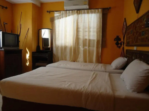 OYO 1103 Pirates House Hotel