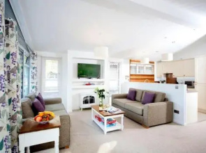 Woodside Lodge Retreats